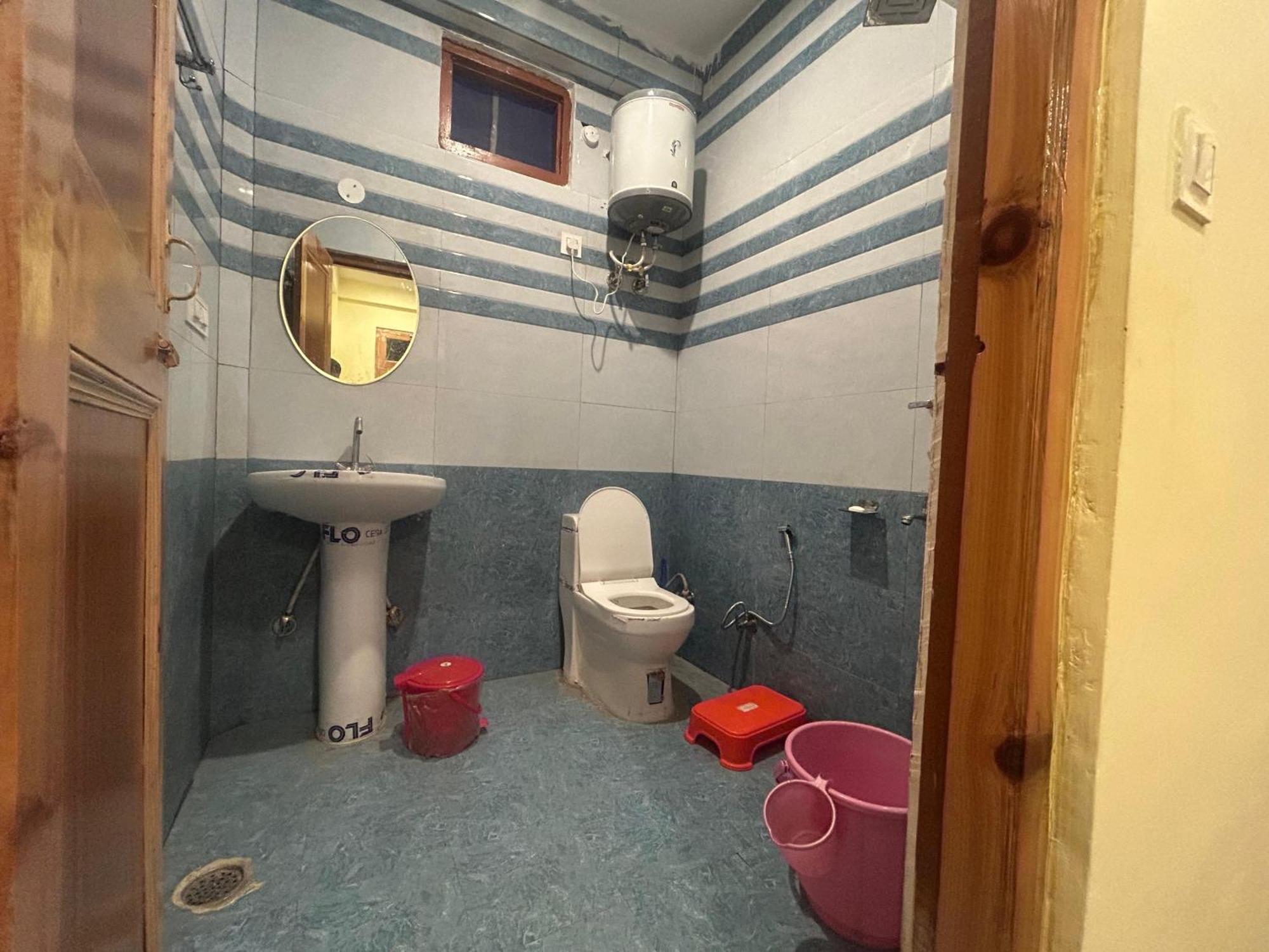 Karma Guest House And Cafe Kalgha Стая снимка